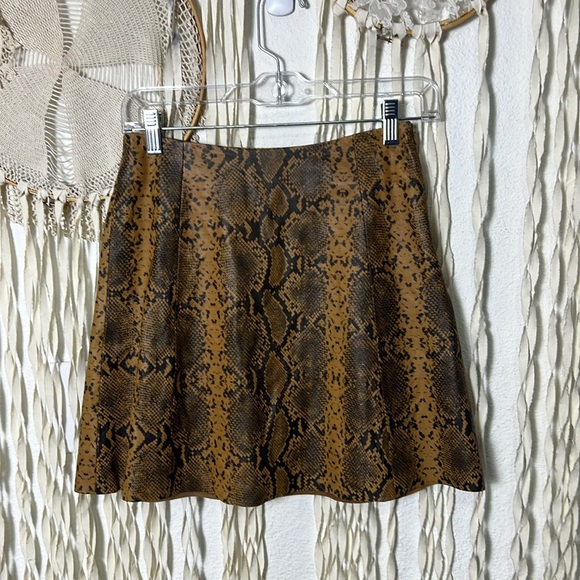 Veda Genuine Lambskin Leather Mini Skirt Python Snake Print Size XS - Picture 3 of 13